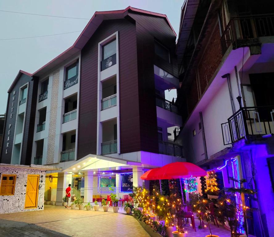 White Pearl Hotel, Chail