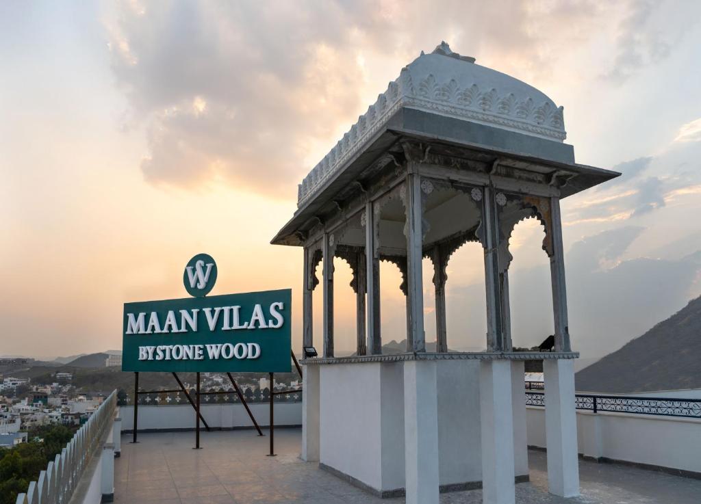 Maan Vilas By Stone Wood